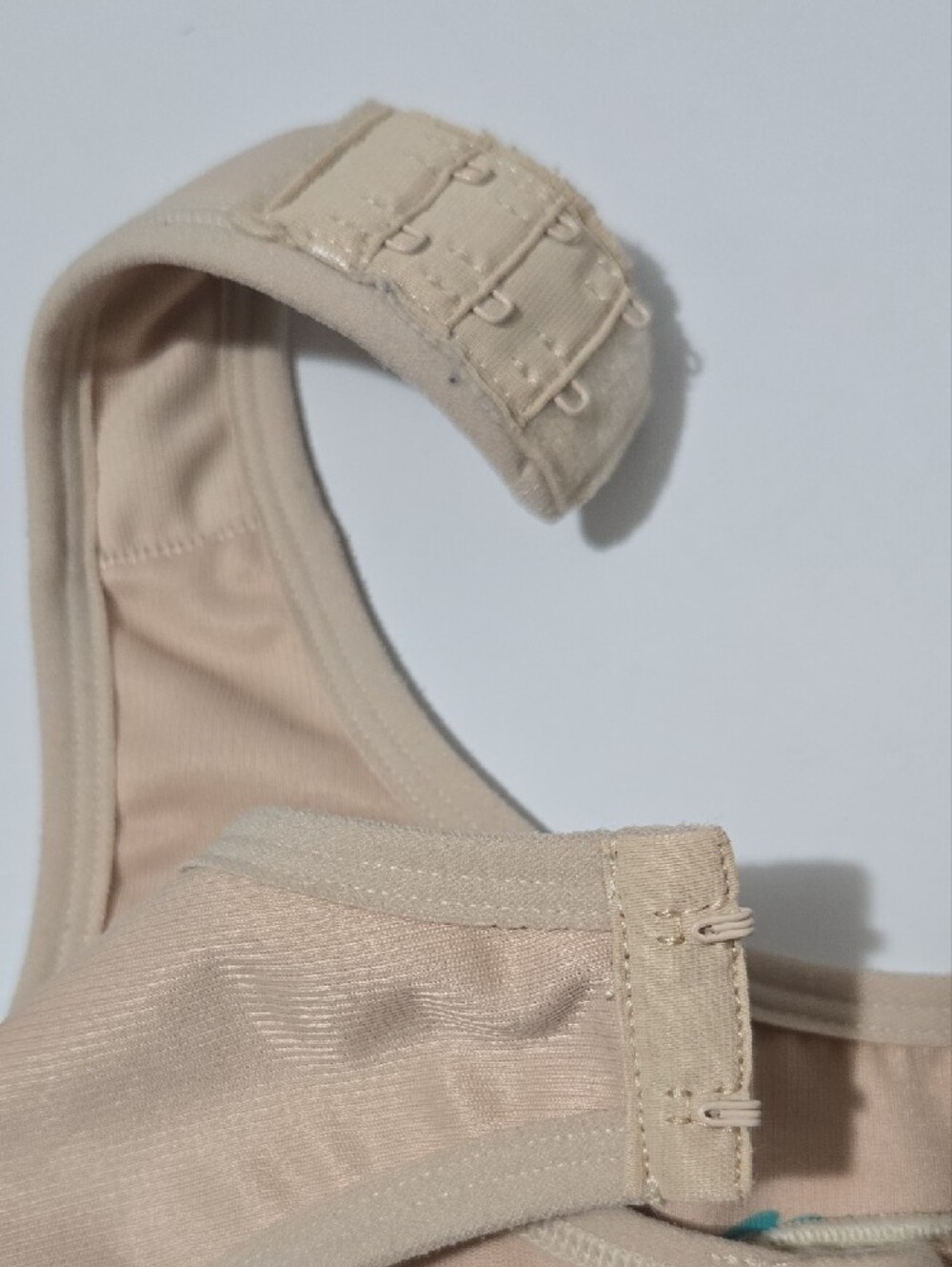 Marena Front-Zip High-Support Post-Surgical Compression Bra Adjustable 38 D/E - Picture 6 of 6